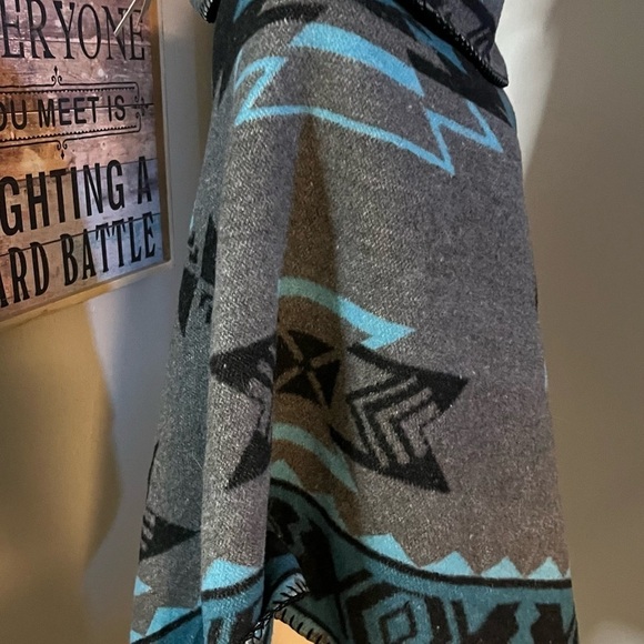 Women’s western wool reversible poncho gray and teal by Rhonda Stark - Picture 11 of 11